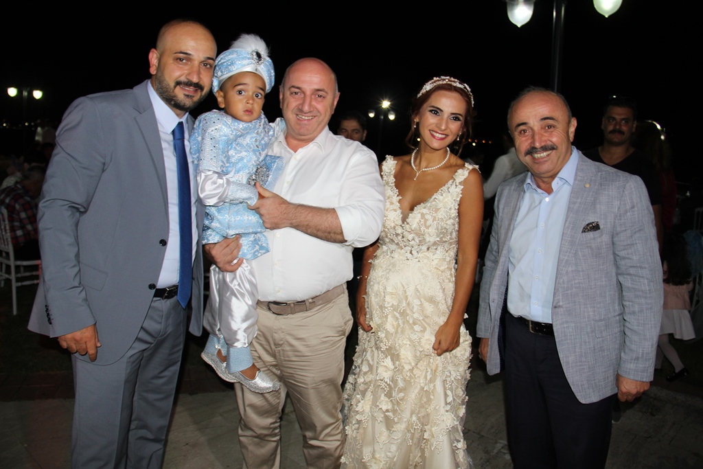 Allah damatlığını da göstersin!