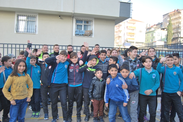 Öğrenciler Çayırova’da Kütüphaneden Çıkamayacak