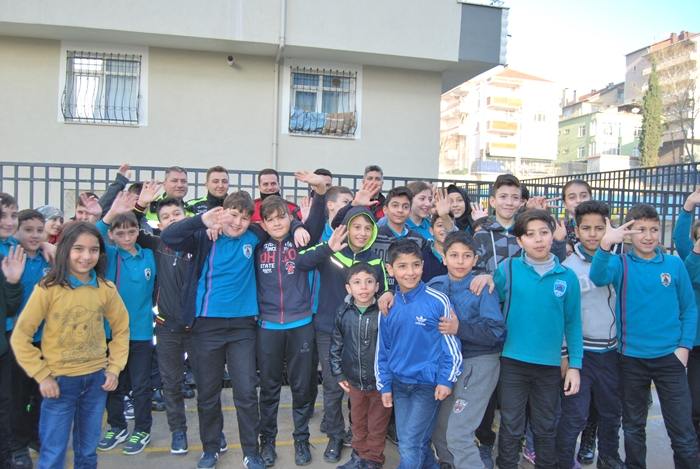 Öğrenciler Çayırova’da Kütüphaneden Çıkamayacak