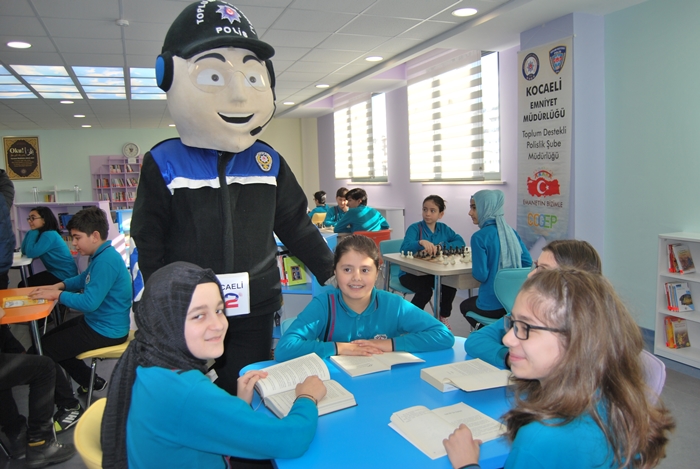 Öğrenciler Çayırova’da Kütüphaneden Çıkamayacak