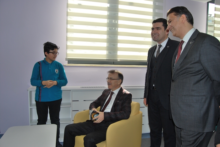 Öğrenciler Çayırova’da Kütüphaneden Çıkamayacak