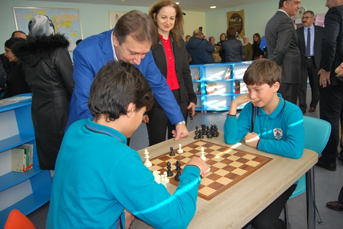 Öğrenciler Çayırova’da Kütüphaneden Çıkamayacak