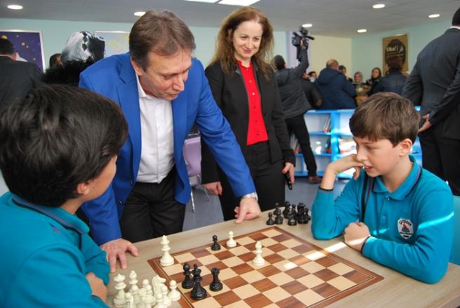 Öğrenciler Çayırova’da Kütüphaneden Çıkamayacak