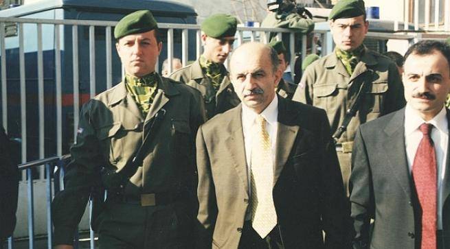 Ahmet Penbegüllü'nün En İlginç Resimleri