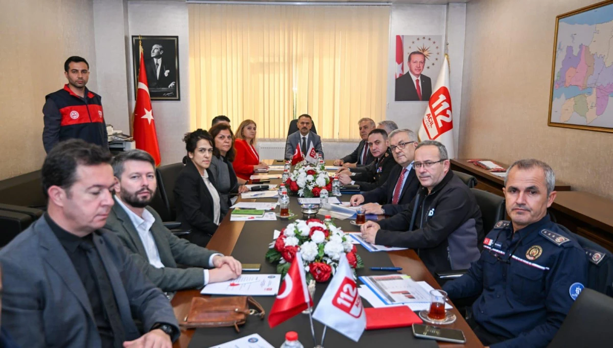 112 Acil Çağrı Hizmetleri İl Koordinasyon Komisyonu Toplantısı Vali Aktaş Başkanlığında Yapıldı