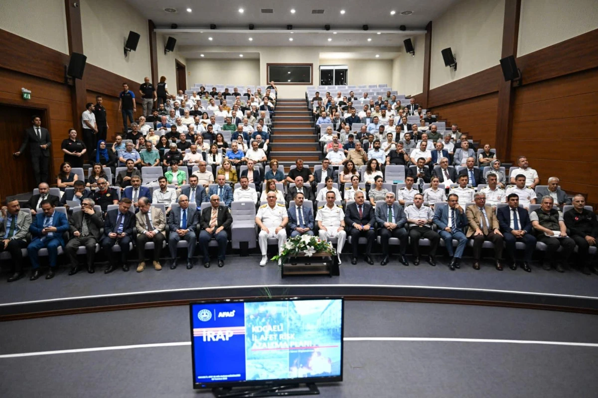 2027-2031 İl Afet Risk Azaltma Planı Bilgilendirme Toplantısı Vali Aktaş Başkanlığında Yapıldı