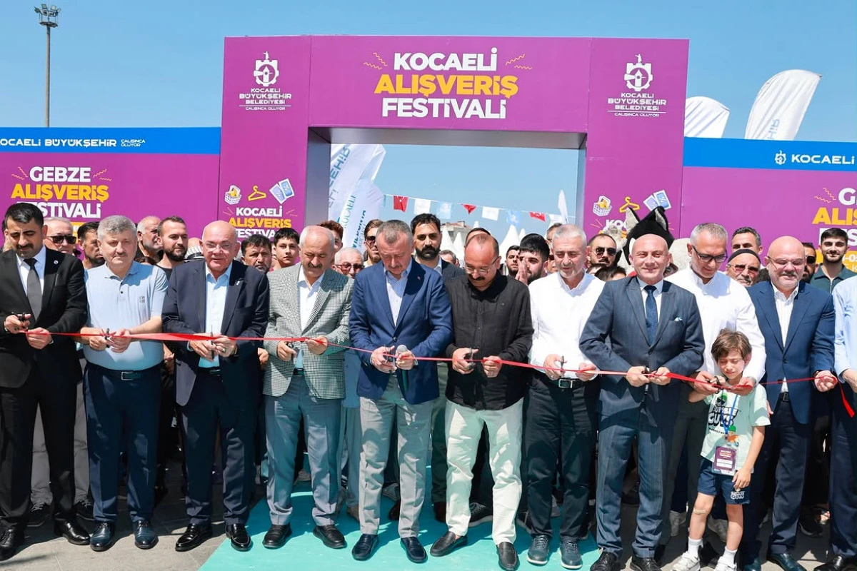 4. Gebze Alışveriş Festivali Coşkulu Bir T&ouml;renle A&ccedil;ıldı