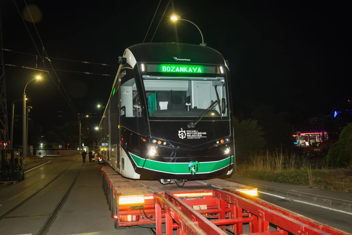 8’inci tramvay konforlu ulaşım ailesine katıldı