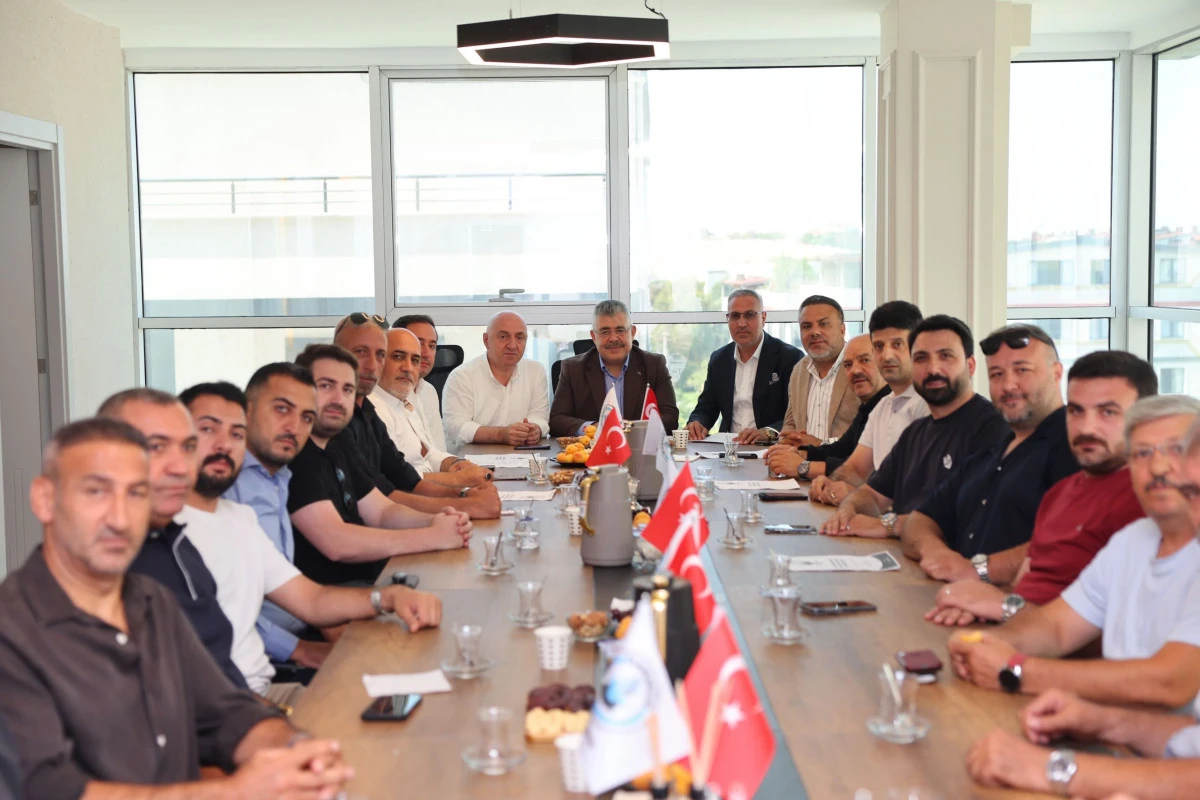 AK Parti Darıca Teşkilatından Darıca M&uuml;teahhitler Derneği'ne Ziyaret
