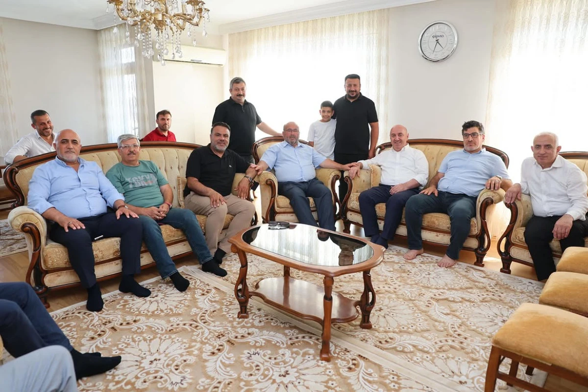 AK Parti Darıca Teşkilatından Hacı Ziyareti