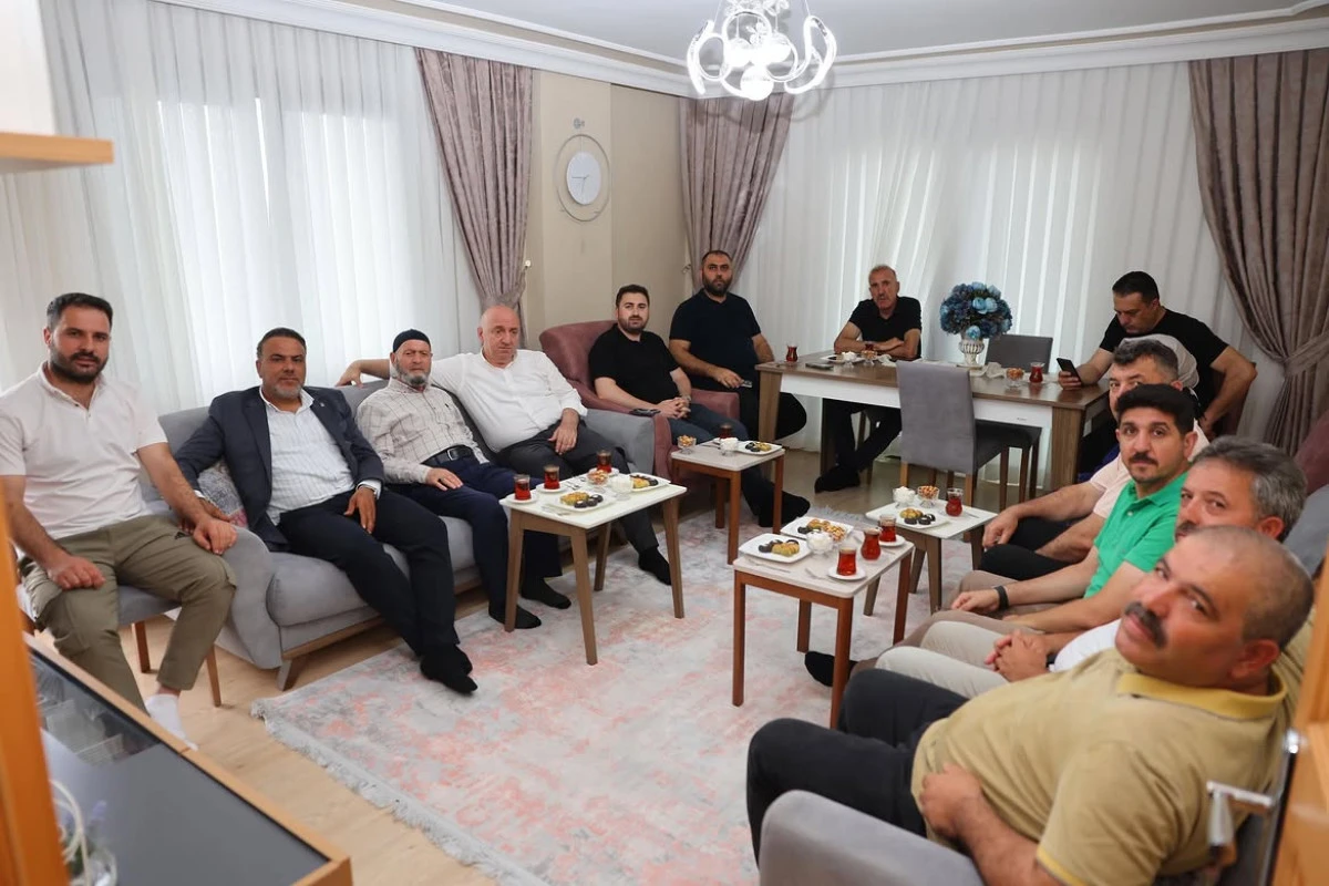 AK Parti Darıca Teşkilatından Tok Ailesine Ziyaret