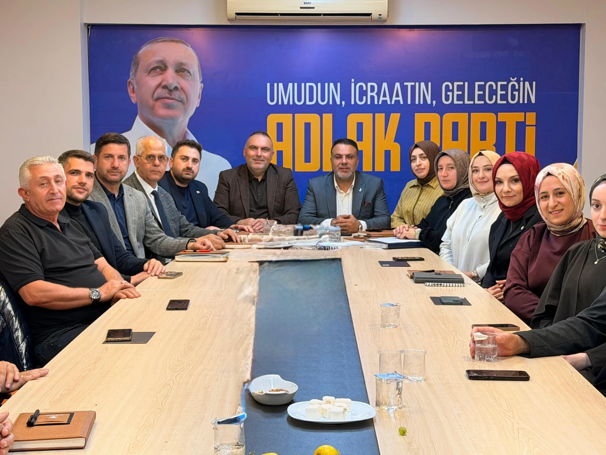 AK Parti Darıca&rsquo;da Haftalık Y&ouml;netim Kurulu Toplantısı Ger&ccedil;ekleştirildi