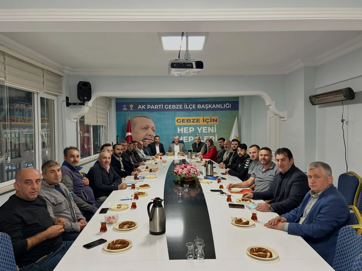 AK PARTİ DARICA&rsquo;DA MAHALLE BAŞKANLARI TOPLANTISI GER&Ccedil;EKLEŞTİ