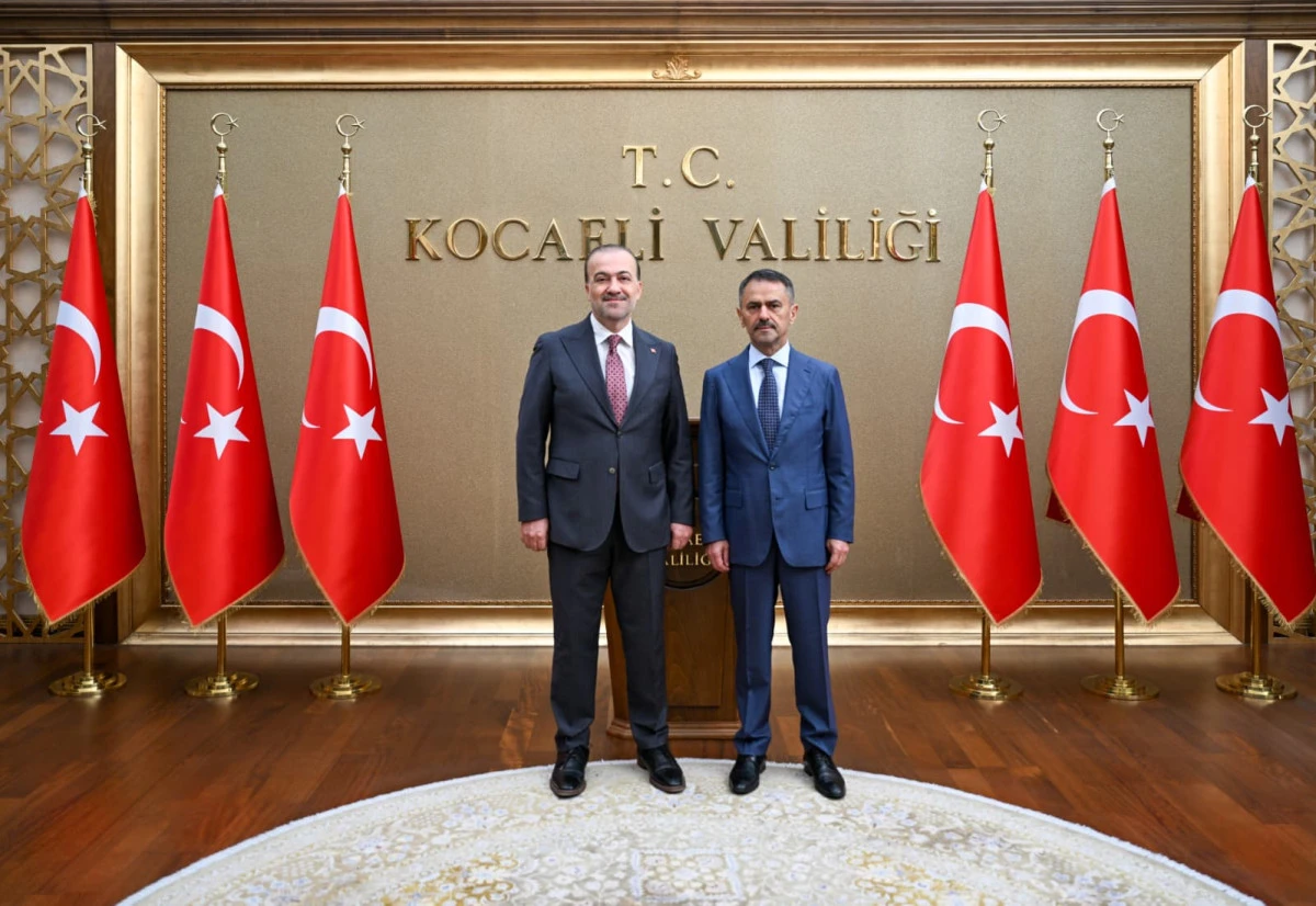 AK PARTİ Kocaeli İl Başkanı Şahin Talus, Vali İlhami Aktaş'ı Ziyaret Etti