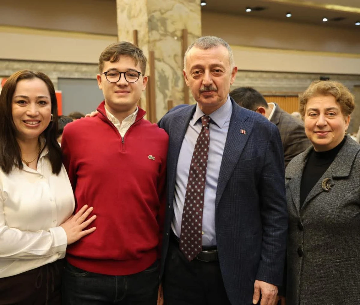 Aktaş ve B&uuml;y&uuml;kakın ilk iftarı şehit aileleri ve gazilerle yaptı