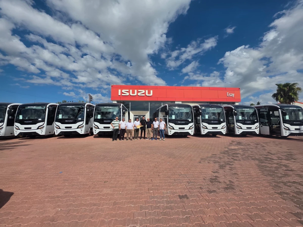 Anadolu Isuzu, Antalya&rsquo;da Faaliyet G&ouml;steren Ertanlar Taşımacılık&rsquo;a 10 Adet NovoLux Teslim Etti
