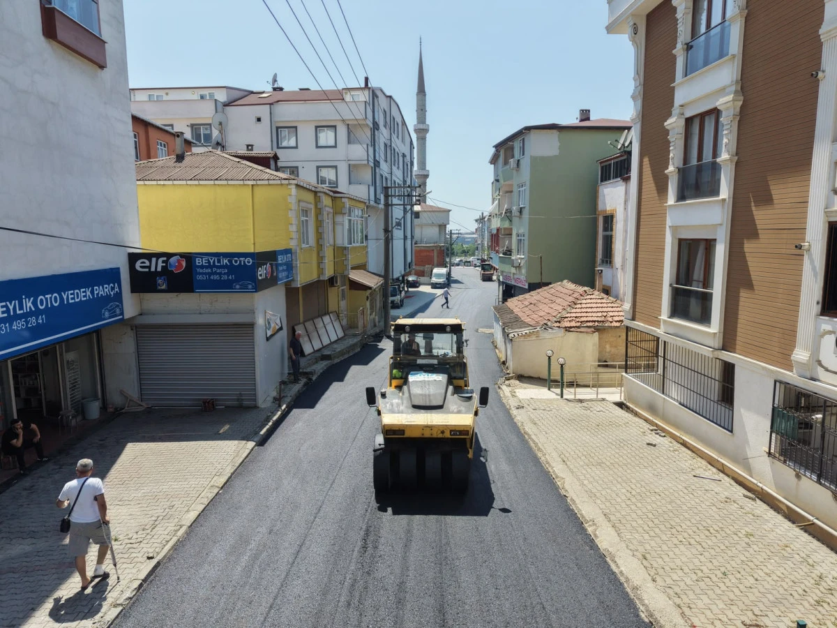 Asfalt &Ccedil;alışmaları Aralıksız S&uuml;r&uuml;yor