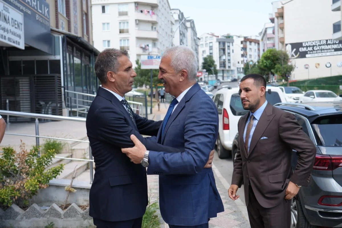 Aslantaş&rsquo;tan &Ccedil;ayırova M&uuml;teahhitler Birliği&rsquo;ne Ziyaret