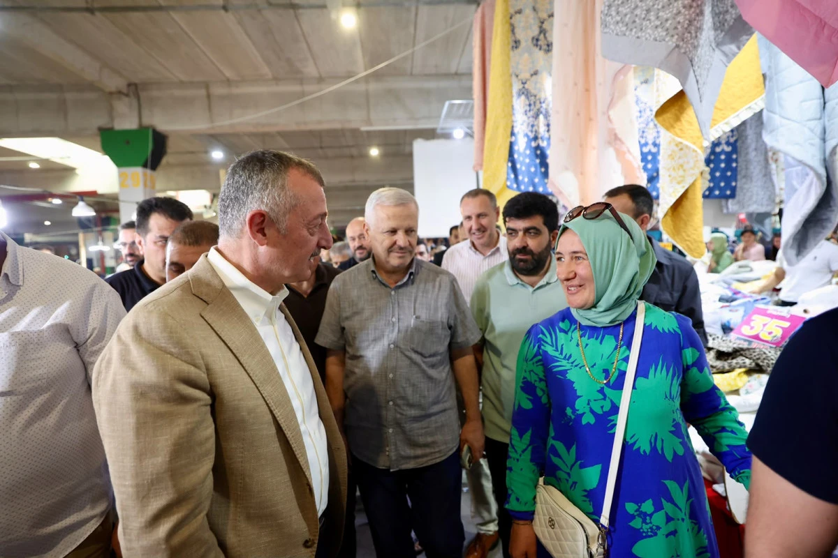 Aşure kazanı kardeşlik i&ccedil;in kaynadı