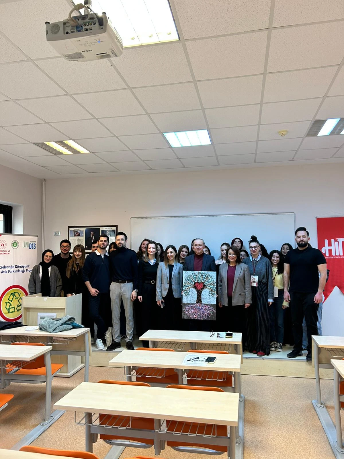 Atıklar KO&Uuml;&rsquo;de sanata d&ouml;n&uuml;şt&uuml;