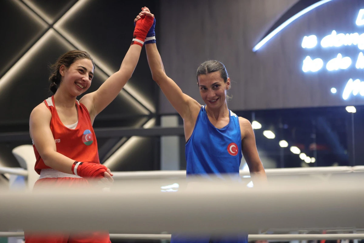 Ayşen, Riyad’da şanlı bayrağımızı göndere çekti