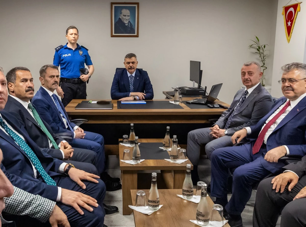 Bakan &Ccedil;ift&ccedil;i, B&uuml;y&uuml;kşehir&rsquo;in vizyon projelerini yerinde inceledi