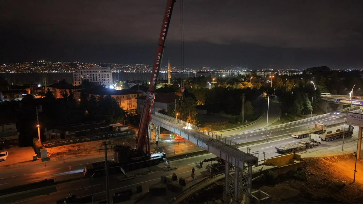 Başiskele Kavşağı&rsquo;nda gece operasyonu