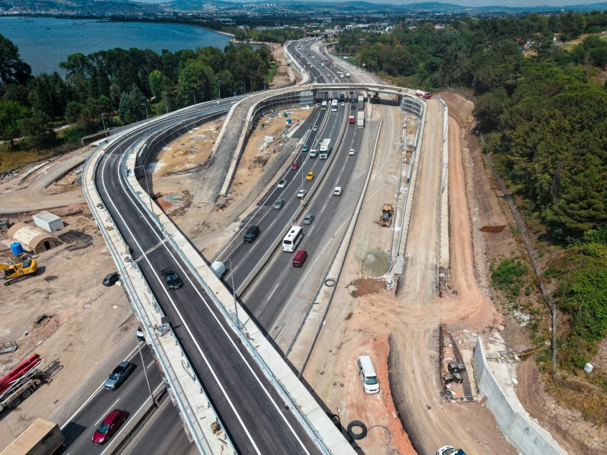 Başiskele Kavşağı&rsquo;nda trafiğe 8 saatlik mola