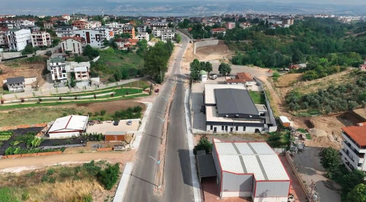 Başiskele&rsquo;de ulaşım ağı g&uuml;nden g&uuml;ne g&uuml;&ccedil;leniyor