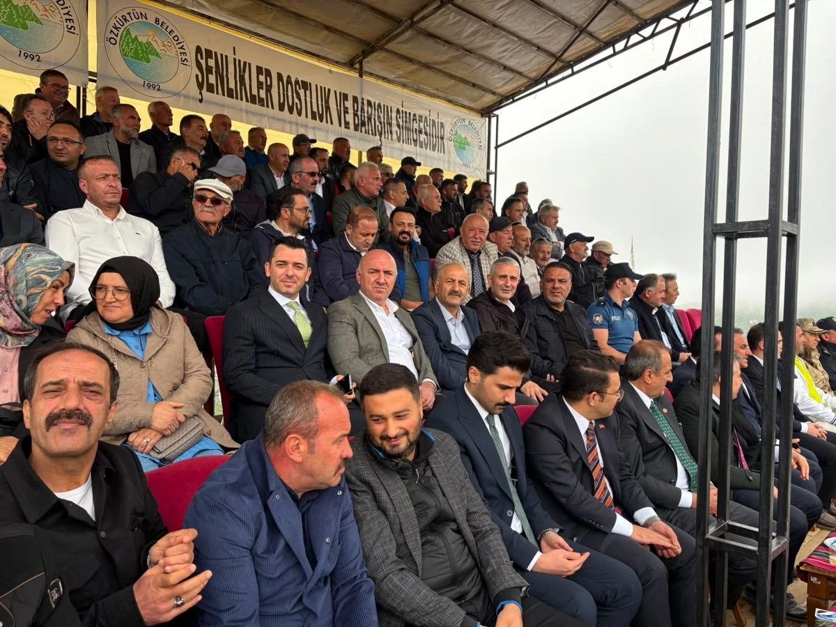 Başkan Bıyık, Kadırga Yayla Şenlikleri&rsquo;nde Hemşehrileriyle Buluştu