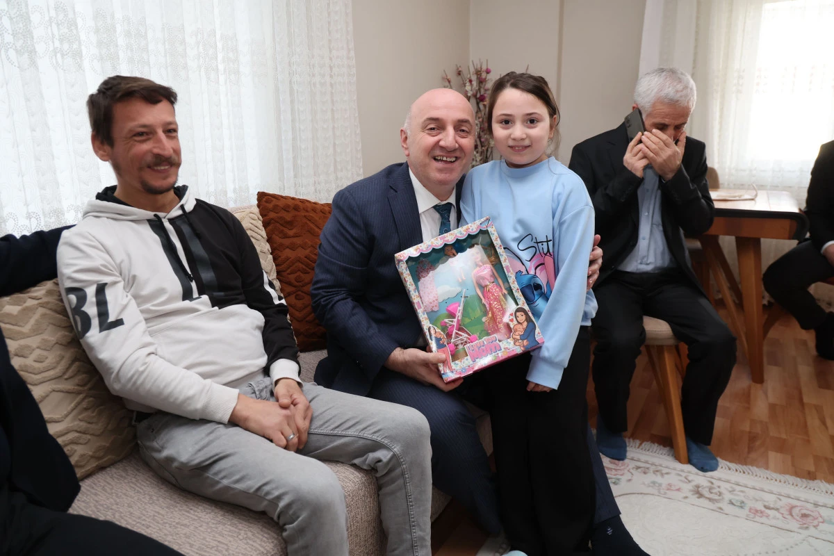 Başkan Bıyık&rsquo;tan ramazanda g&ouml;n&uuml;l ziyaretleri