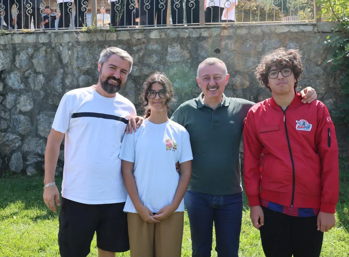 Başkan B&uuml;y&uuml;kakın, başarılı &ouml;ğrenci ve sporcularla &ouml;d&uuml;l kampında buluştu:
