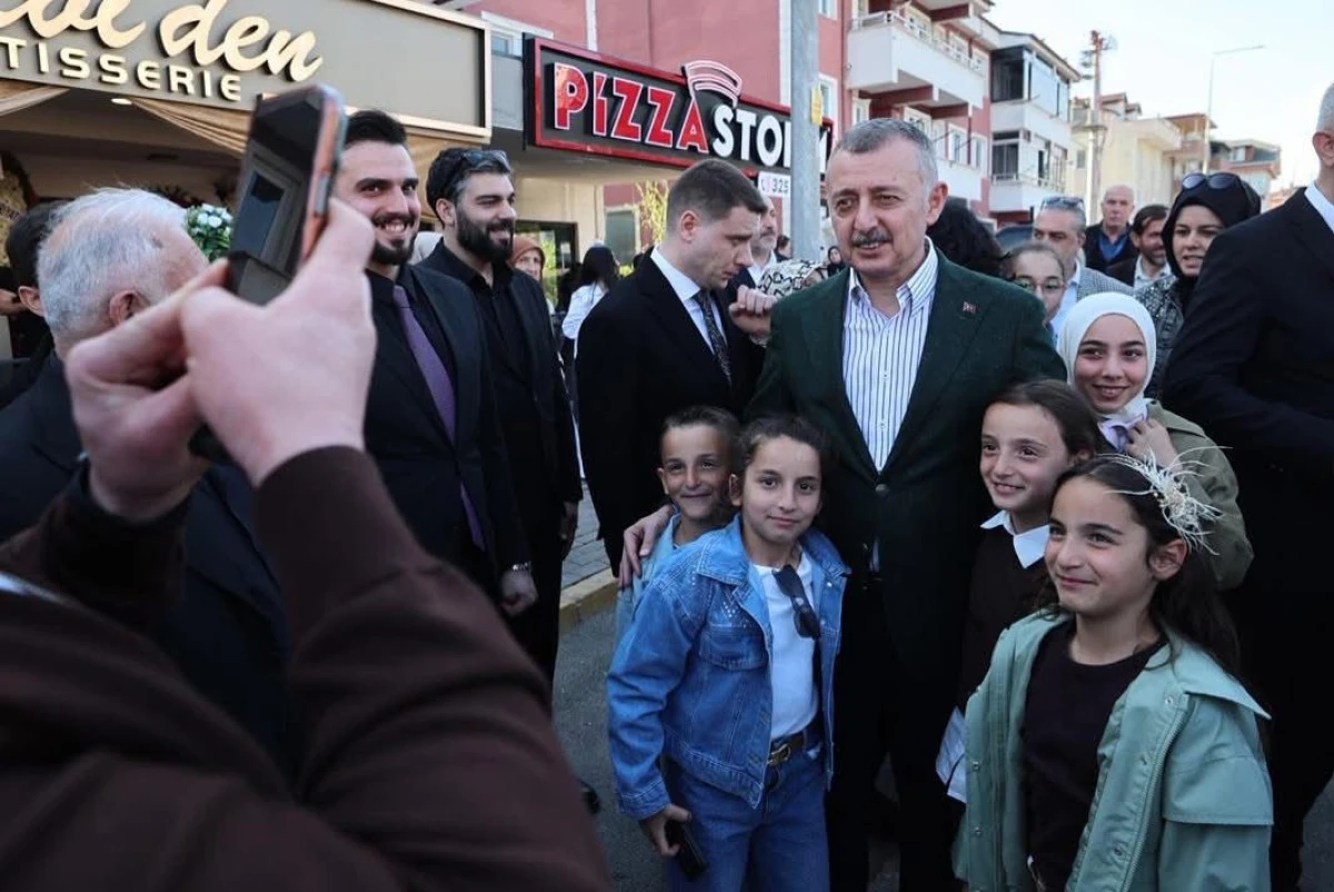 Başkan B&uuml;y&uuml;kakın esnafları yalnız bırakmıyor