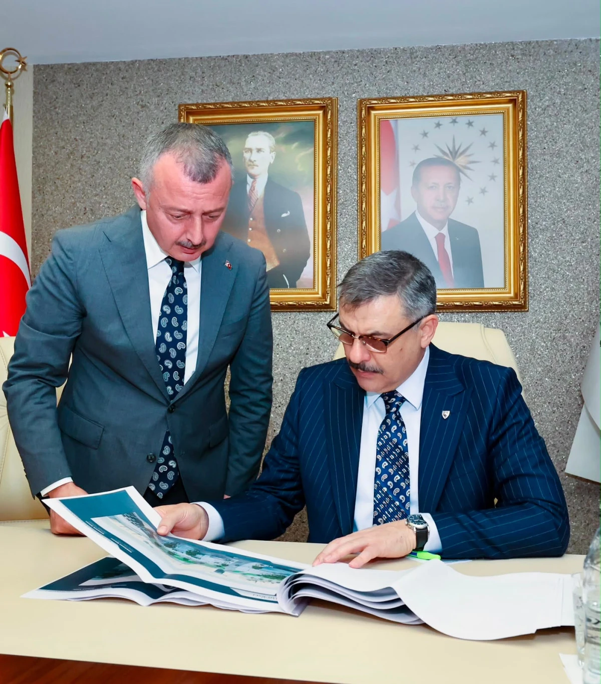 Başkan B&uuml;y&uuml;kakın, İ&ccedil;işleri Bakanı Mustafa &Ccedil;ift&ccedil;i&rsquo;yi B&uuml;y&uuml;kşehir Belediyesinde Ağırladı