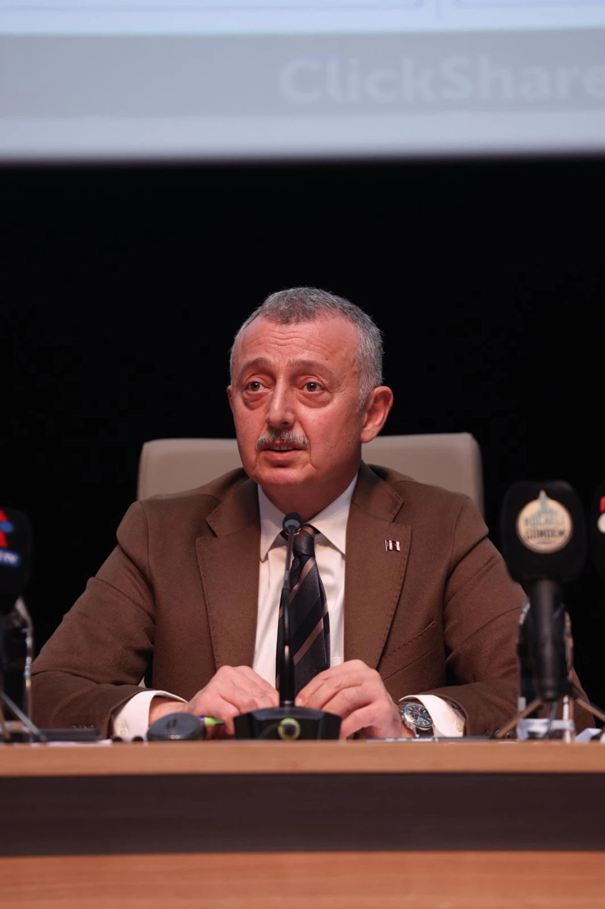 Başkan B&uuml;y&uuml;kakın, ilk kez a&ccedil;ıkladı