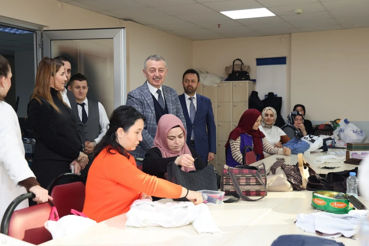 Başkan B&uuml;y&uuml;kakın, KO-MEK  kursiyerlerini ziyaret etti