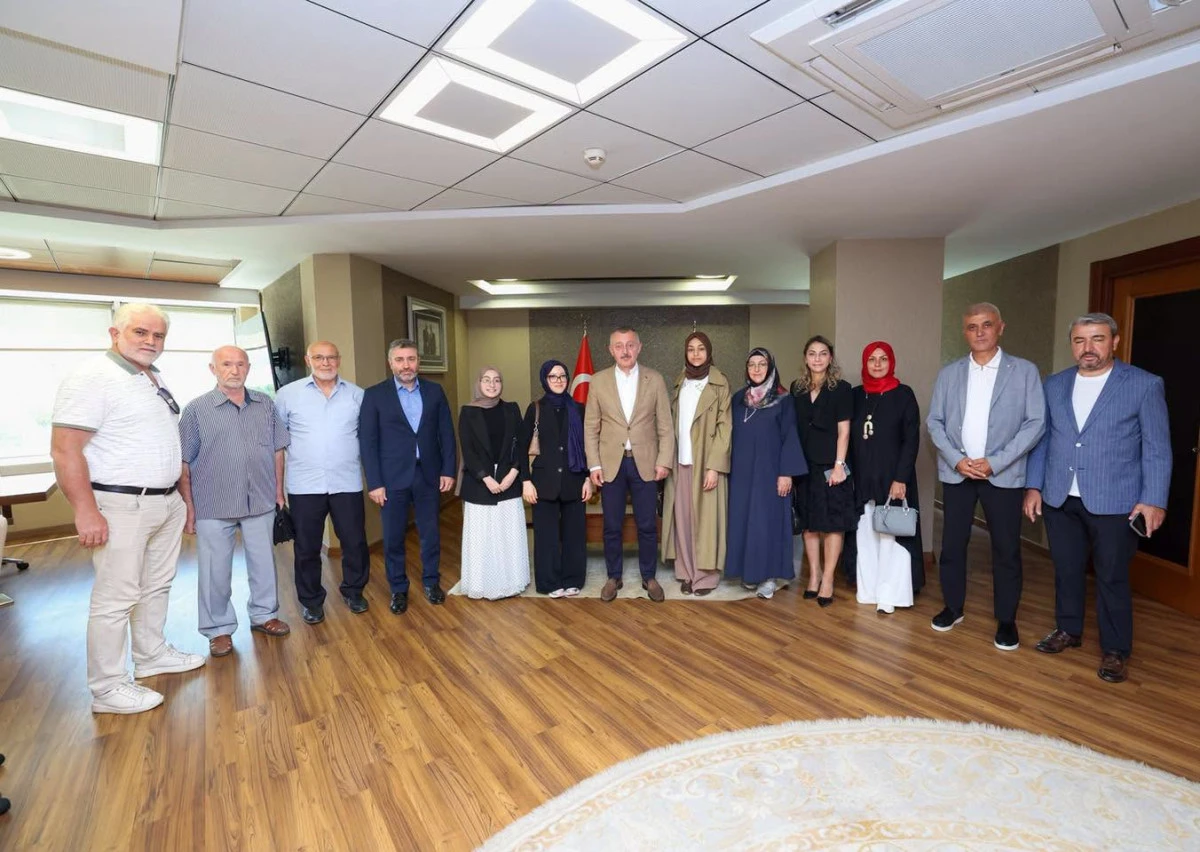 Başkan B&uuml;y&uuml;kakın şampiyonları ağırladı
