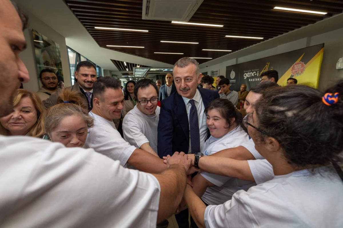 Başkan B&uuml;y&uuml;kakın&rsquo;dan gen&ccedil;lere kariyer tavsiyesi: &ldquo;Hata yapmaktan korkmayın&rdquo;