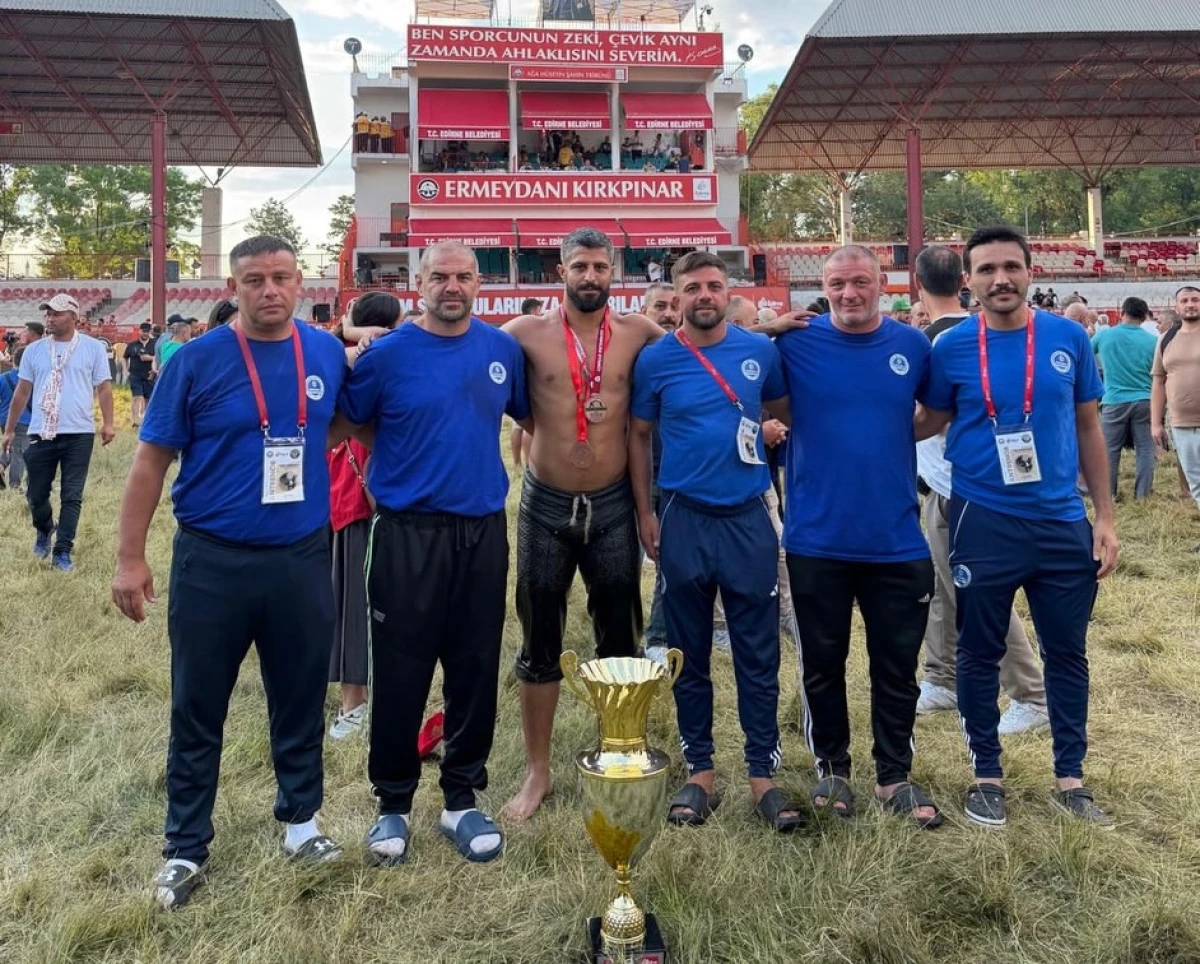 Başkan B&uuml;y&uuml;kakın&rsquo;dan Kırkpınar&rsquo;da Tarihi Başarıya Tebrik