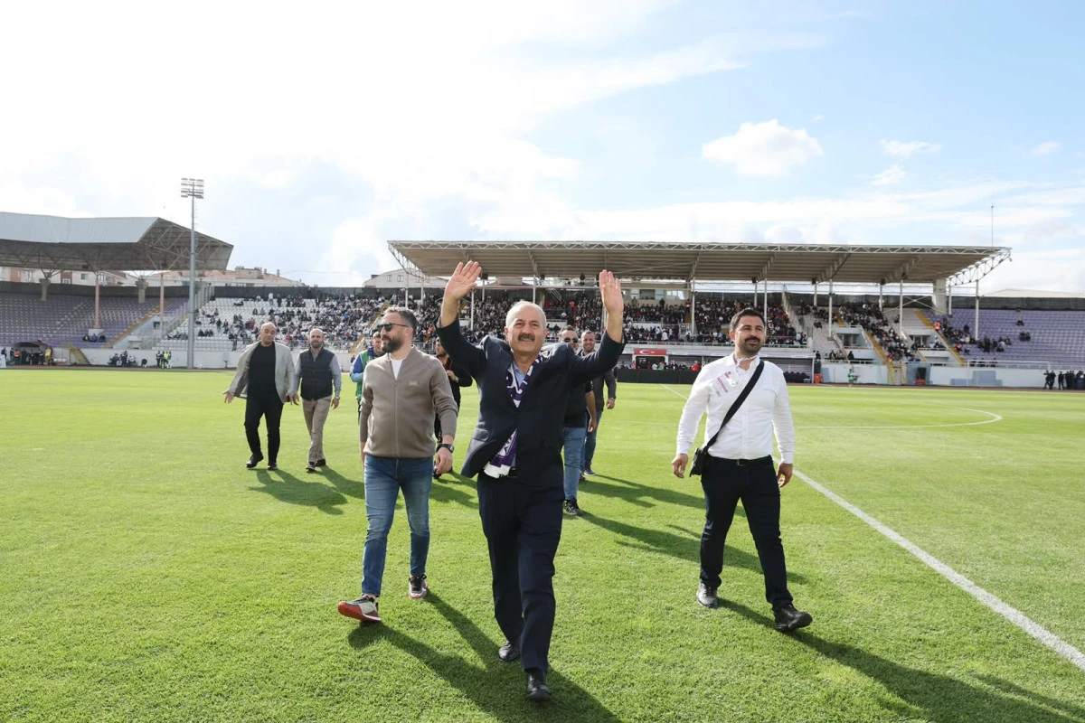 Başkan B&uuml;y&uuml;kg&ouml;z Gebzespor Ma&ccedil;ında
