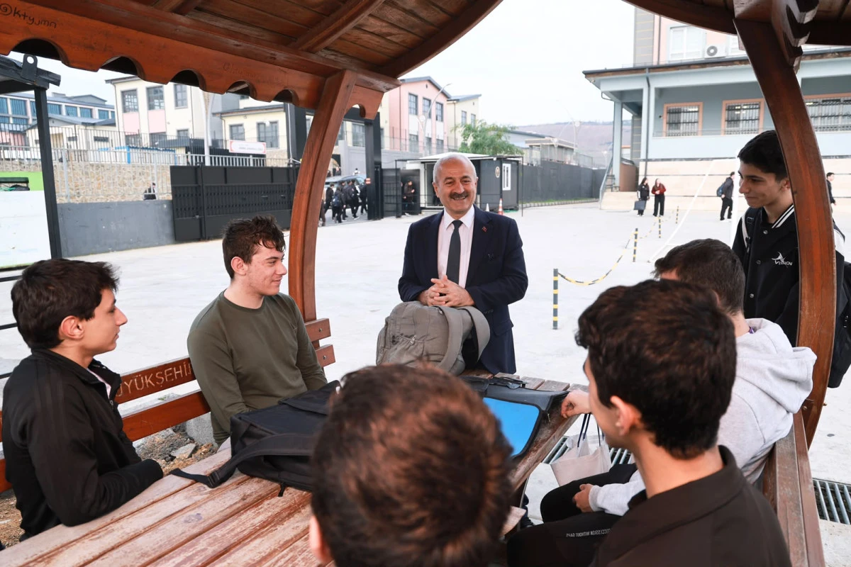 Başkan B&uuml;y&uuml;kg&ouml;z Haftaya &Ouml;ğrencilerle Birlikte Başladı