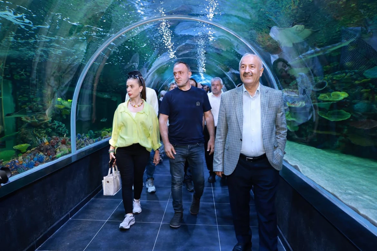 Başkan B&uuml;y&uuml;kg&ouml;z Meclis &Uuml;yeleriyle K&ouml;rfez Aqua Kıtalar Akvaryumu&rsquo;nu Ziyaret Etti