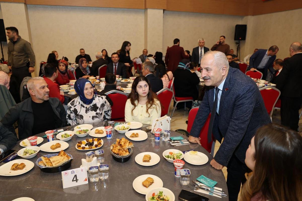 Başkan B&uuml;y&uuml;kg&ouml;z Şehit Aileleri ve Gazilerle İftar Sofrasında Buluştu