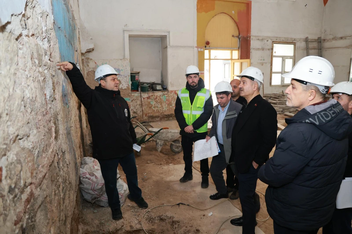 BAŞKAN B&Uuml;Y&Uuml;KG&Ouml;Z, TARİHİ &Ccedil;ARŞI HAMAMI RESTORASYONUNU YERİNDE İNCELEDİ