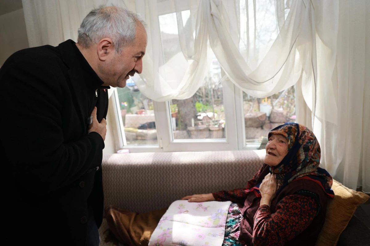Başkan B&uuml;y&uuml;kg&ouml;z&rsquo;den 100 Yaşındaki Hesna Karaca Teyzeye Ziyaret