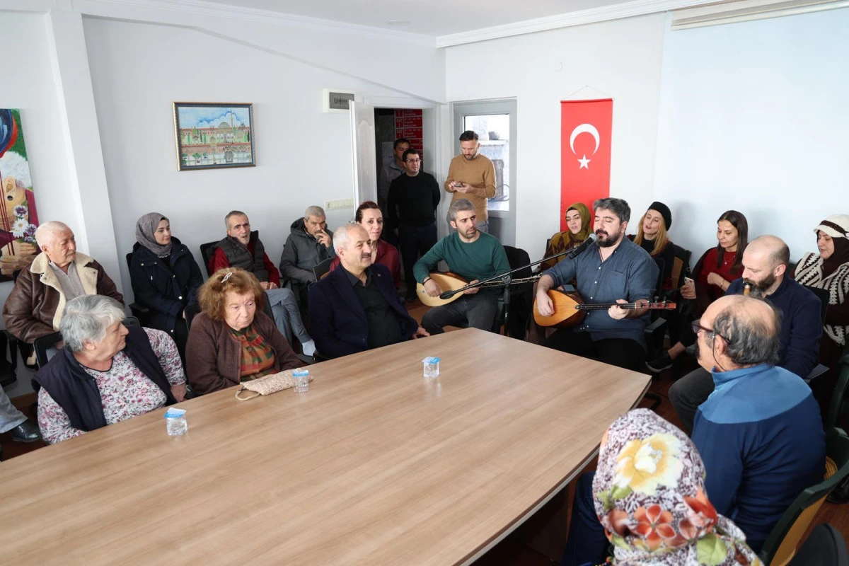 BAŞKAN B&Uuml;Y&Uuml;KG&Ouml;Z&rsquo;DEN HUZUREVİ SAKİNLERİNE MORAL ZİYARETİ