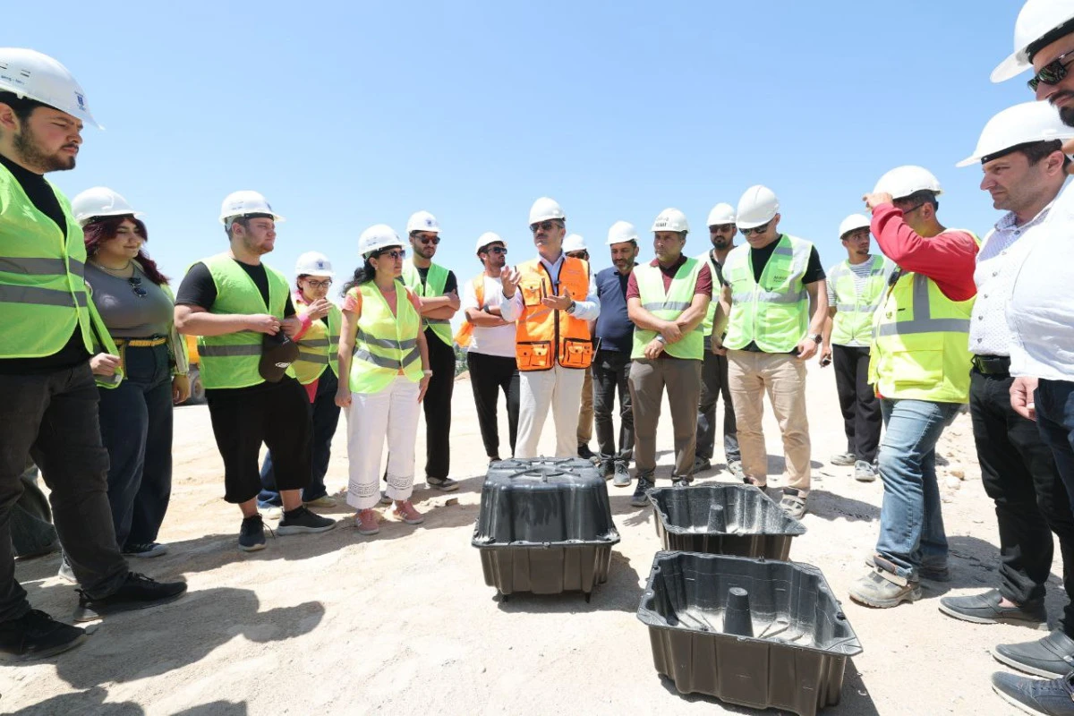 Başkan Çiftçi, geleceğin mühendislerine spor lisesini anlattı