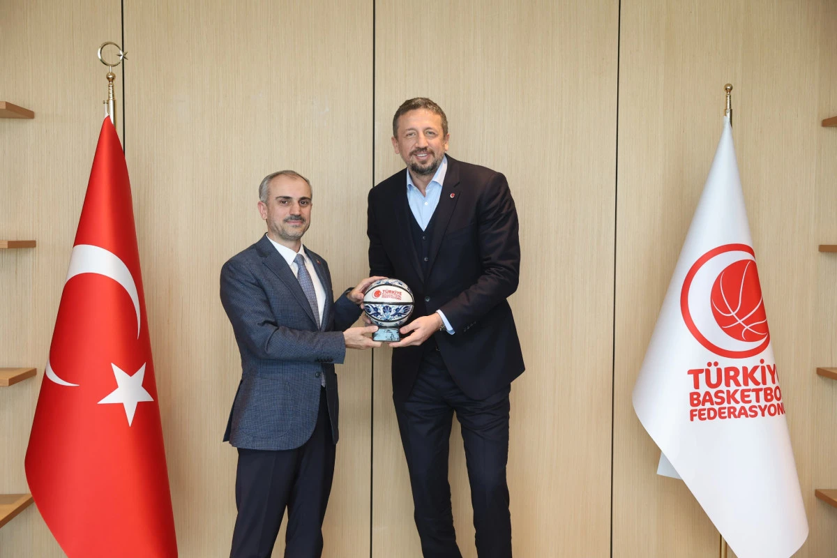 Başkan &Ccedil;ift&ccedil;i&rsquo;den, Hidayet T&uuml;rkoğlu&rsquo;na ziyaret