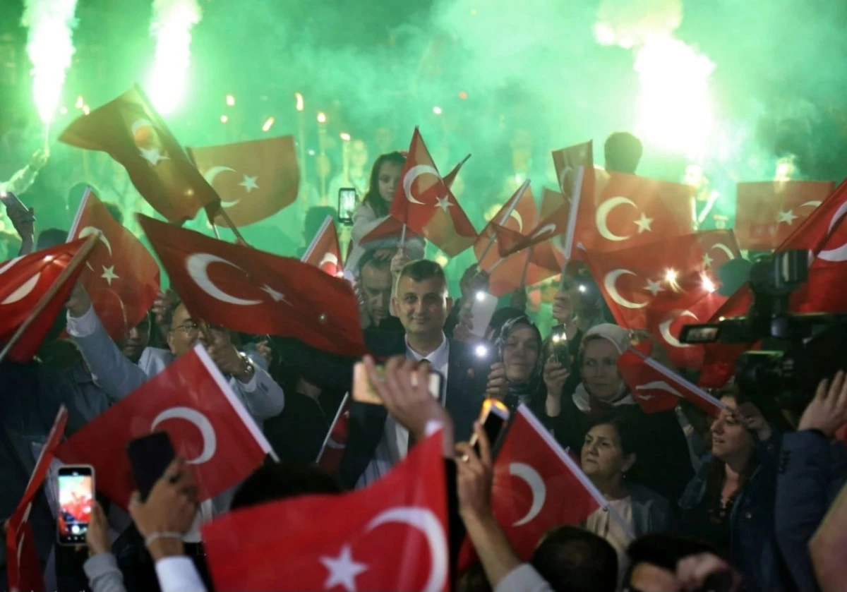 Başkan Sezer: "19 Mayıs Tam Bağımsız Devlet Kurma Kararının İlk Adımıdır"
