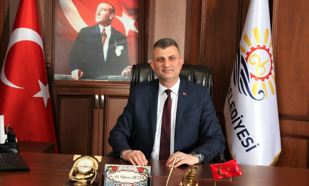 Başkan Sezer, &ldquo;Mevlid Kandilimiz M&uuml;barek Olsun&rdquo;